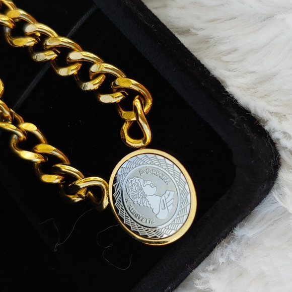 Queen Elizabeth 18K Gold Plated Coin Pendant with 16 Inch Chain - Picture 3 of 14